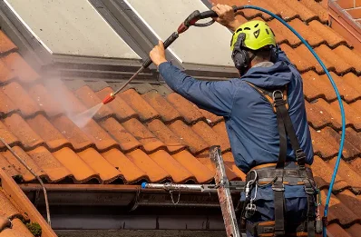 Démoussage et hydrofuge de toiture à Saumeray