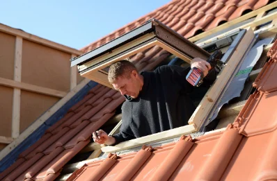 Pose de fenêtres de toit Velux à Saumeray